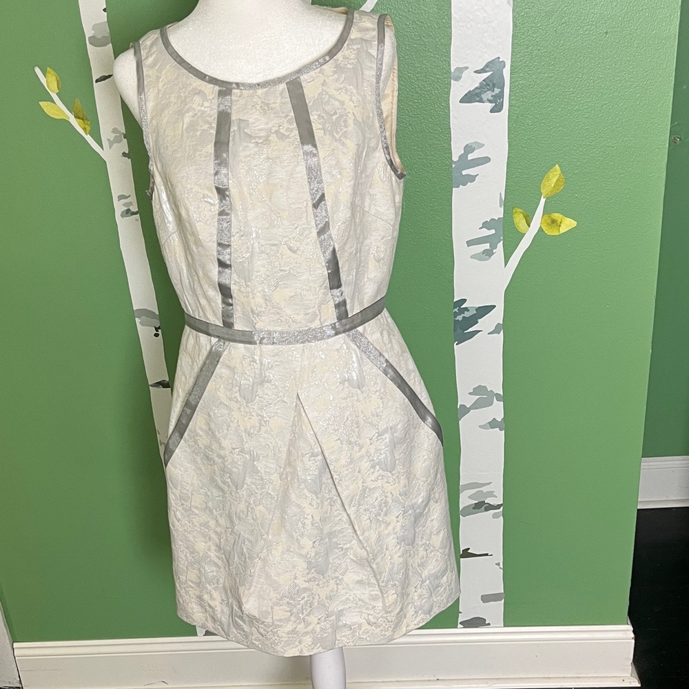 Laundry By Shelli Segal White and Gray Mini Dress